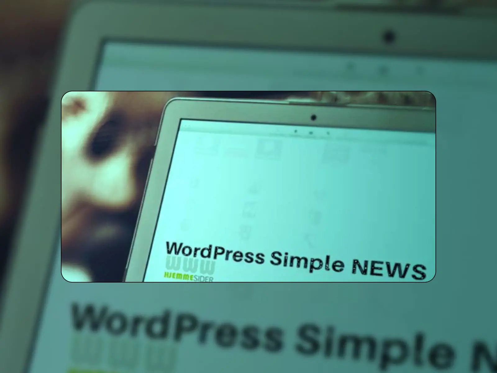 Коллаж плагинов WordPress Simple News светло-зеленого цвета.