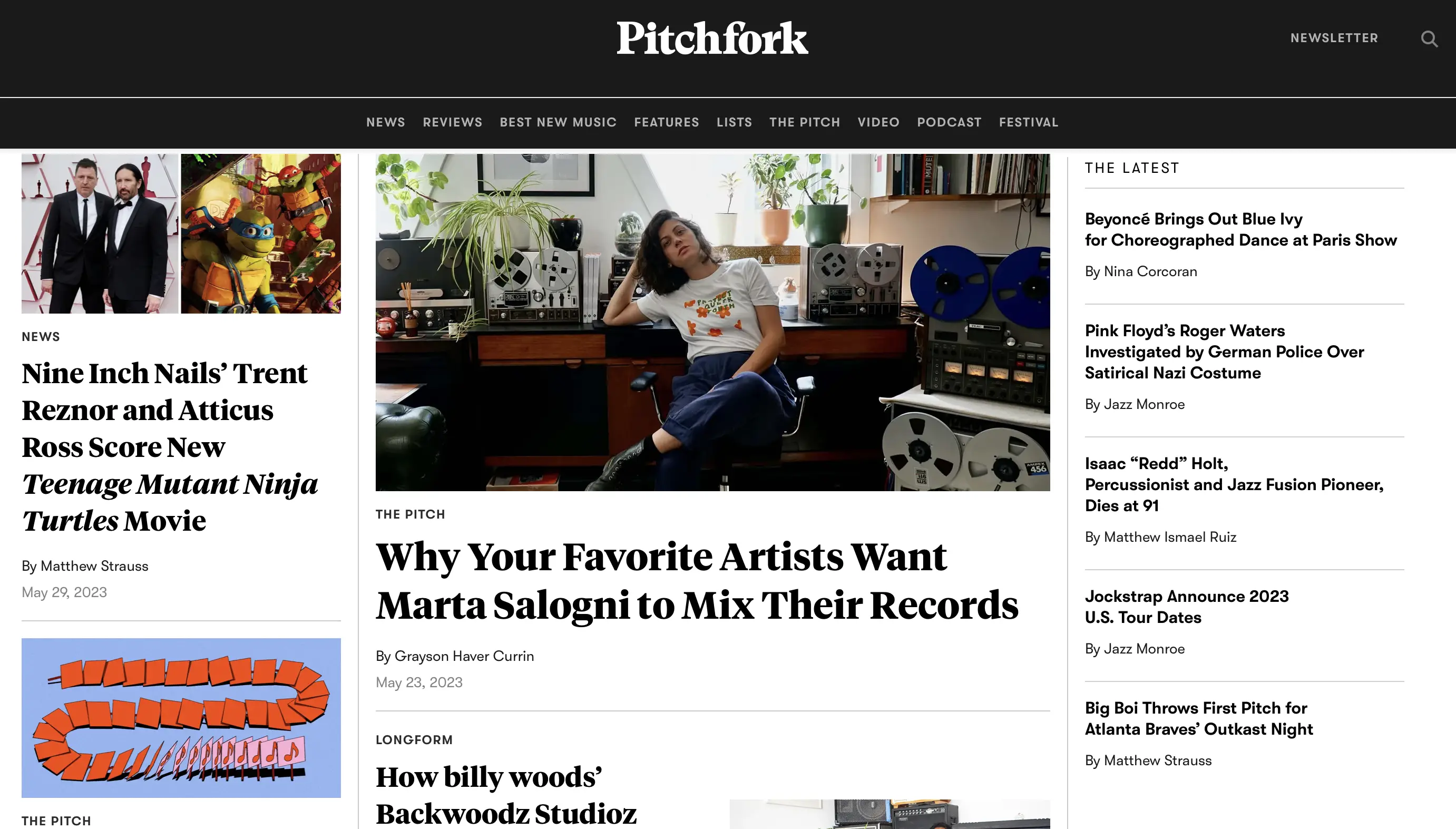 ตัวอย่าง Pitchfork ของการออกแบบเว็บในยุค 90