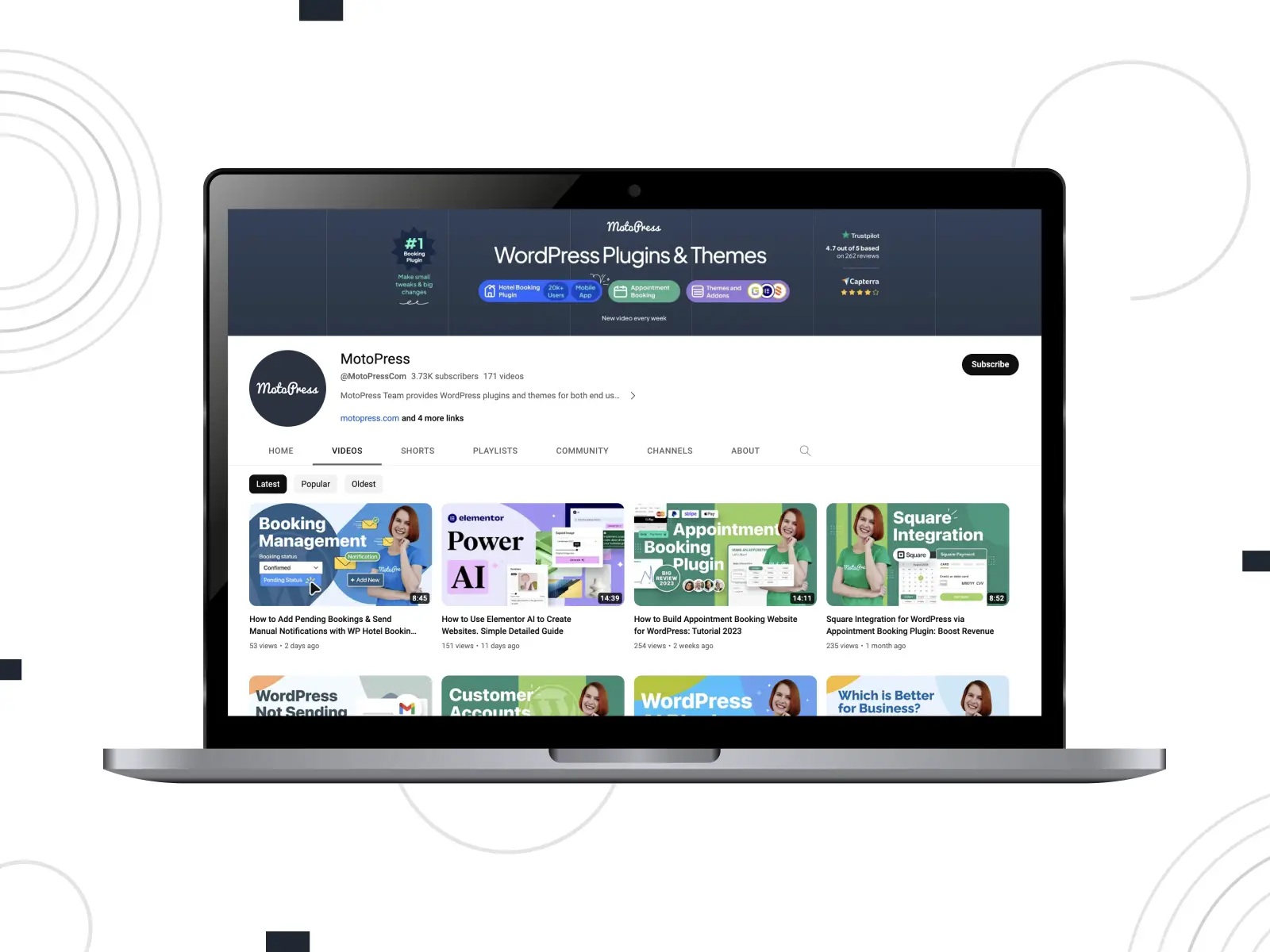 Ilustrație MotoPress, unul dintre cele mai bune canale YouTube WordPress dedicate furnizării de tutoriale video cu pluginuri de rezervare online, alături de recenzii despre produse WordPress.