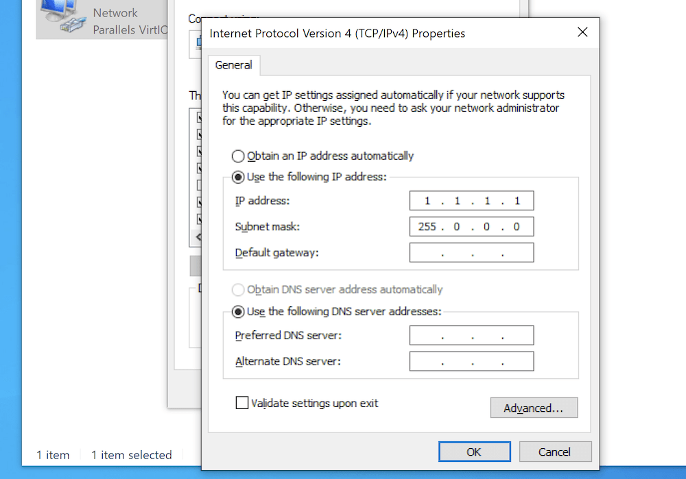 إدخال عنوان IP في شاشة خصائص TCP / IPv4.