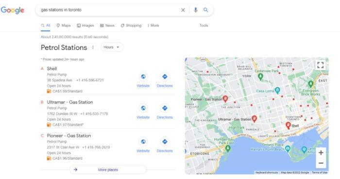 Toronto'daki benzin istasyonlarını gösteren bir Google zengin pasajı.